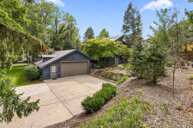 36 Union Street, Douglas, MI 49406