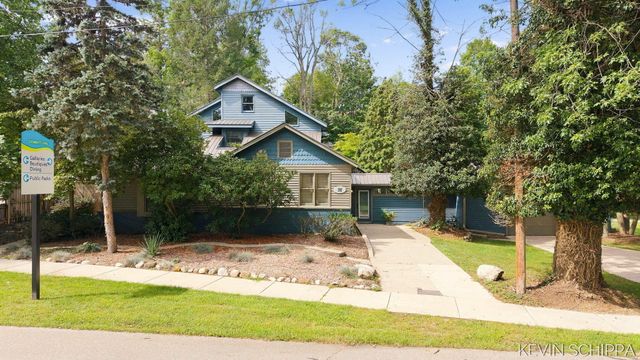 36 Union Street, Douglas, MI 49406