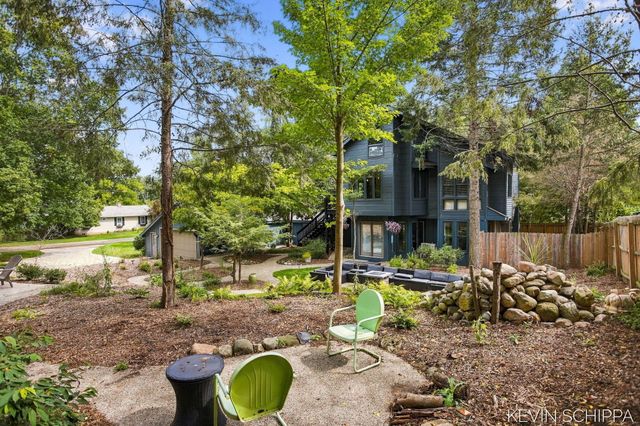 36 Union Street, Douglas, MI 49406
