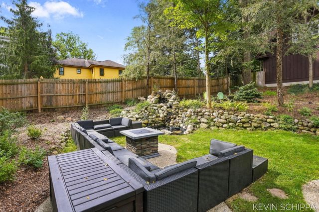 36 Union Street, Douglas, MI 49406