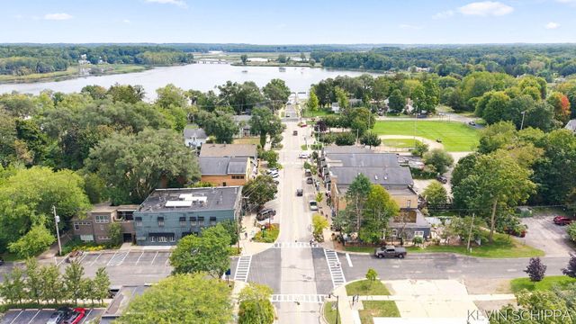 36 Union Street, Douglas, MI 49406