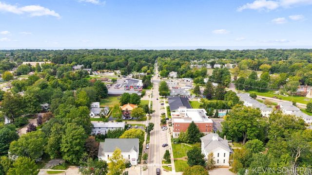 36 Union Street, Douglas, MI 49406