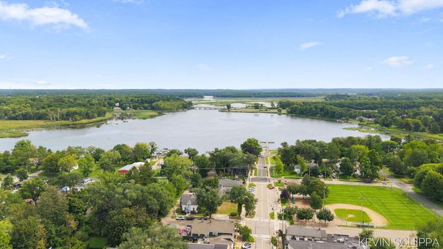36 Union Street, Douglas, MI 49406