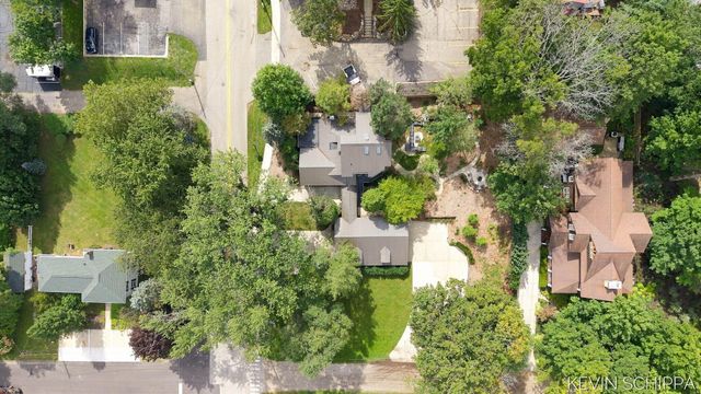 36 Union Street, Douglas, MI 49406