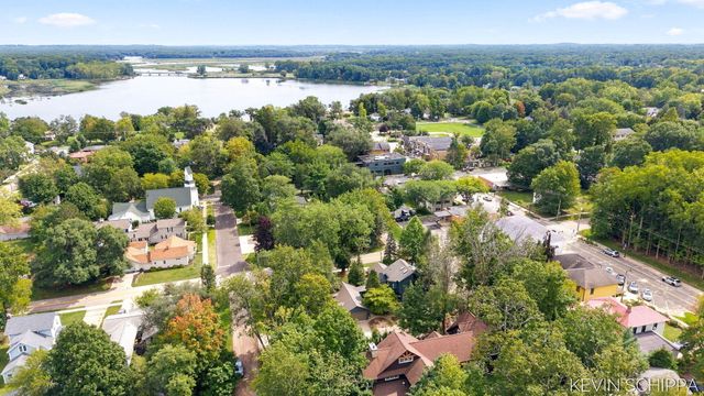 36 Union Street, Douglas, MI 49406