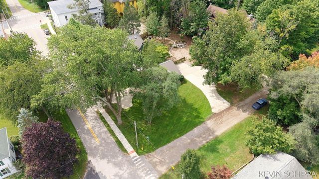 36 Union Street, Douglas, MI 49406