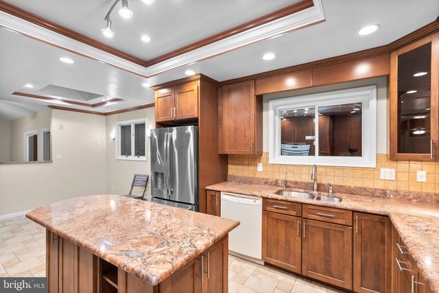 7711 ARROWOOD CT, Bethesda, MD 20817