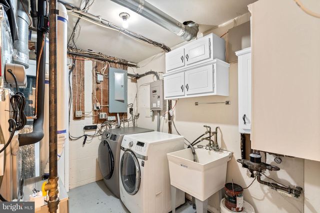 7711 ARROWOOD CT, Bethesda, MD 20817