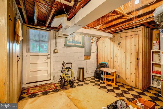 372 OLD TRAIL RD, Baltimore, MD 21212