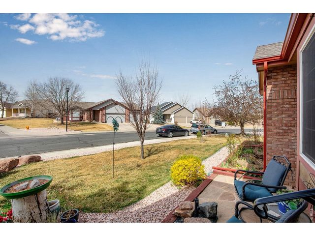 5930 Meadow Creek Ln, Loveland, CO 80538