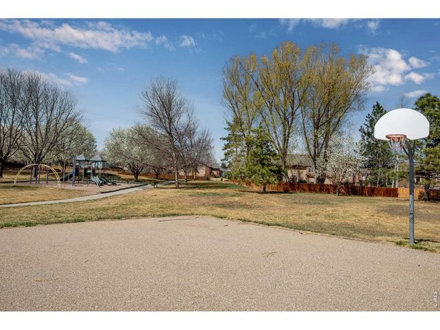 5930 Meadow Creek Ln, Loveland, CO 80538