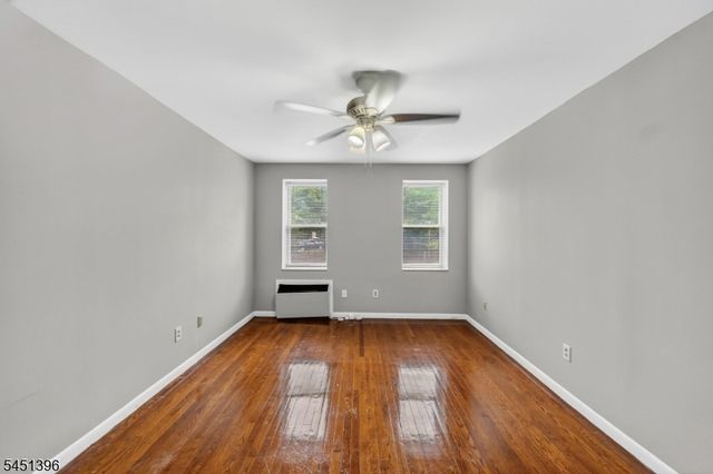 19 Lyons Ave 204, Newark City, NJ 07112