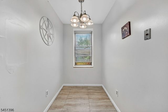 19 Lyons Ave 204, Newark City, NJ 07112