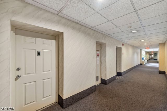 19 Lyons Ave 204, Newark City, NJ 07112