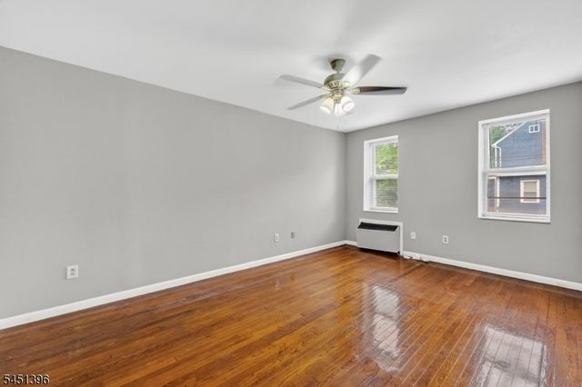 19 Lyons Ave 204, Newark City, NJ 07112
