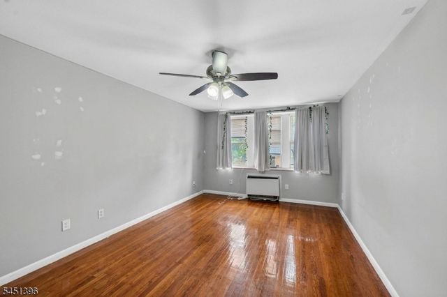 19 Lyons Ave 204, Newark City, NJ 07112
