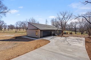 240 E 14th Street, Grove, OK 74344