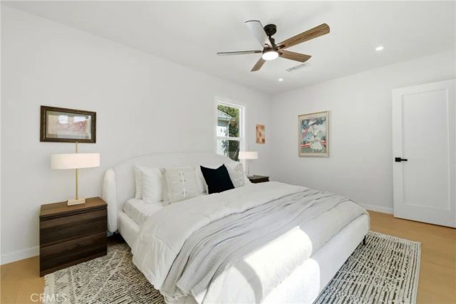 2563 S Bentley, Los Angeles, CA 90064