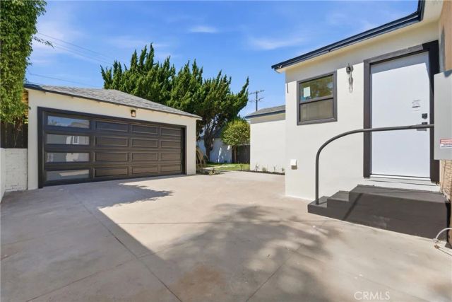 2563 S Bentley, Los Angeles, CA 90064