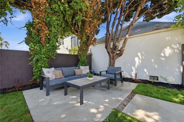 2563 S Bentley, Los Angeles, CA 90064