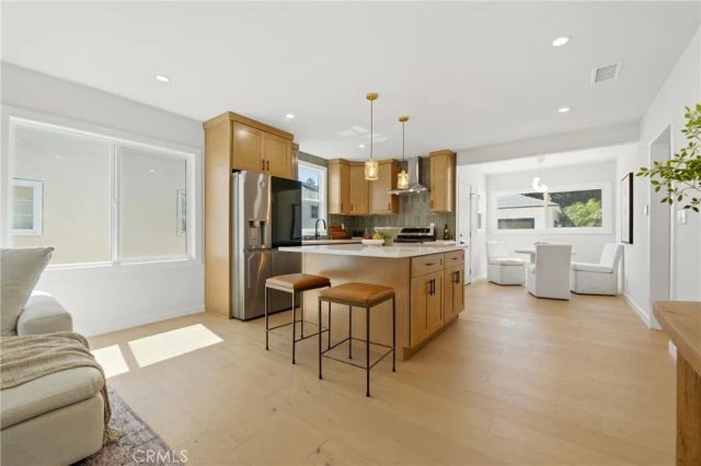 2563 S Bentley, Los Angeles, CA 90064