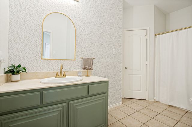 702 Champlain Court, Midlothian, TX 76065