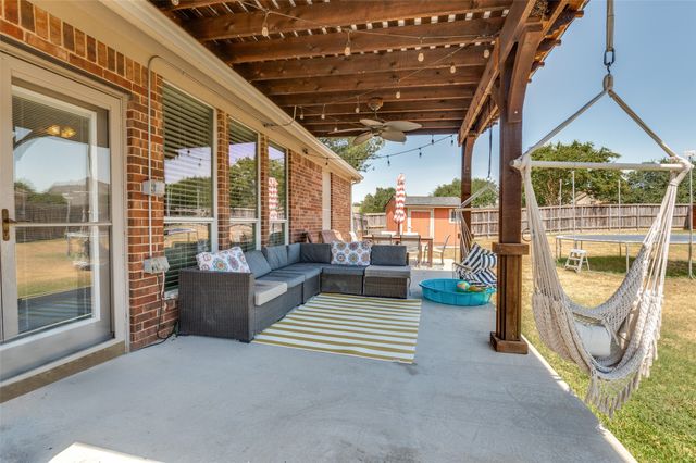 702 Champlain Court, Midlothian, TX 76065