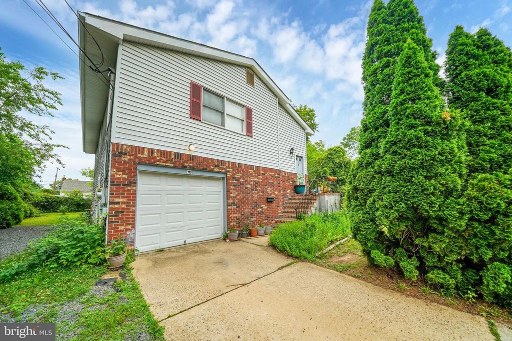 119 CLINTON ST, Hightstown, NJ 08520