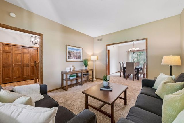 18477 Tristram Way, Eden Prairie, MN 55346