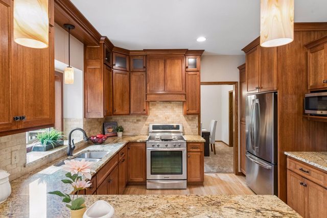 18477 Tristram Way, Eden Prairie, MN 55346