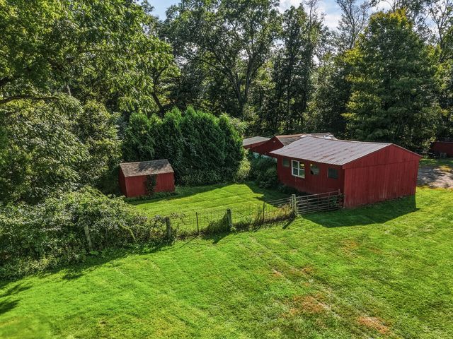 27 Huntington Rd, Hadley, MA 01035