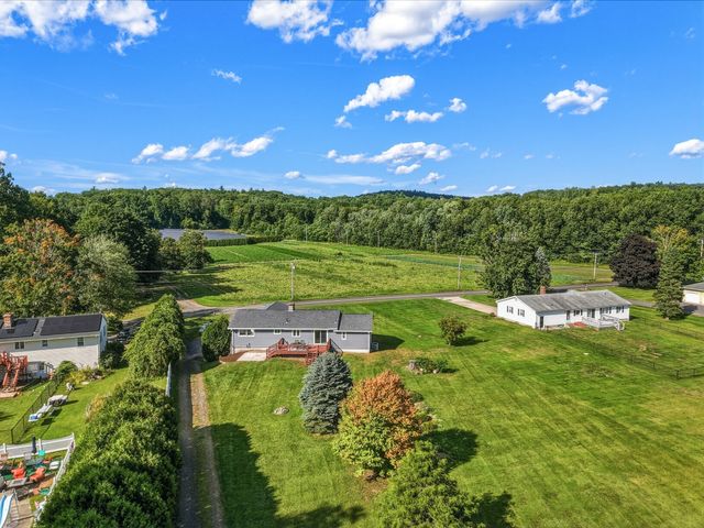27 Huntington Rd, Hadley, MA 01035