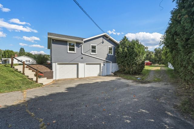 27 Huntington Rd, Hadley, MA 01035