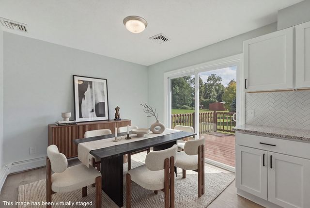 27 Huntington Rd, Hadley, MA 01035
