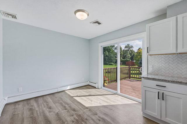 27 Huntington Rd, Hadley, MA 01035