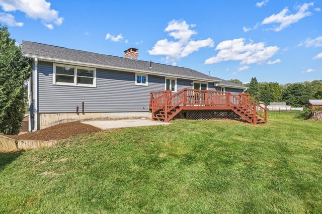 27 Huntington Rd, Hadley, MA 01035