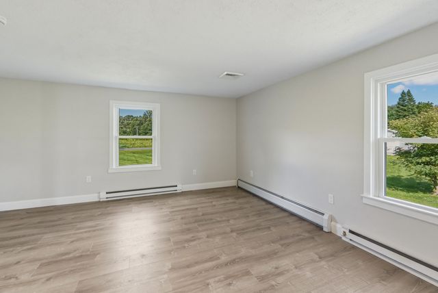 27 Huntington Rd, Hadley, MA 01035