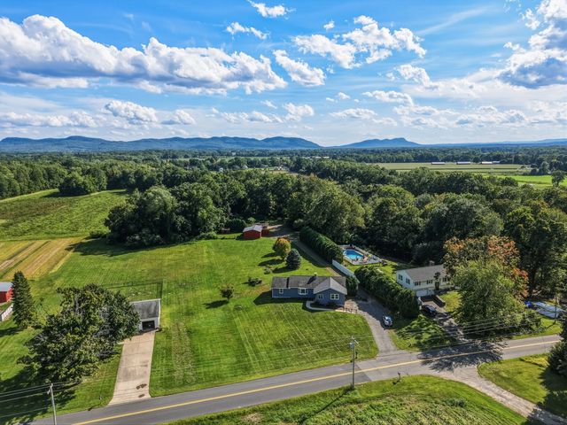 27 Huntington Rd, Hadley, MA 01035