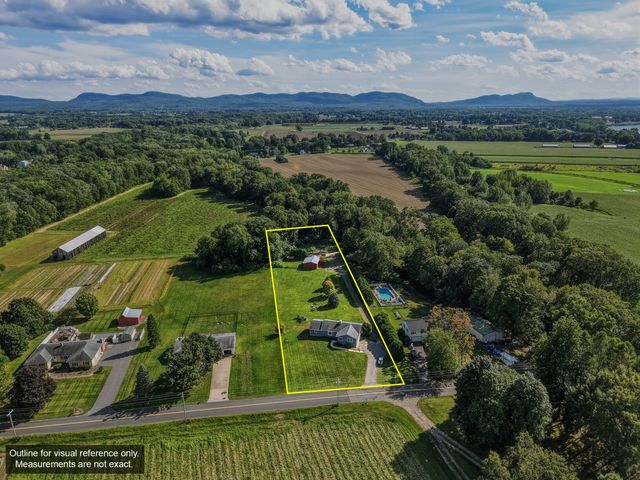 27 Huntington Rd, Hadley, MA 01035