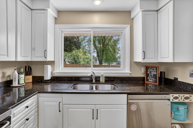 249 Hickory Lane, Antioch, IL 60002