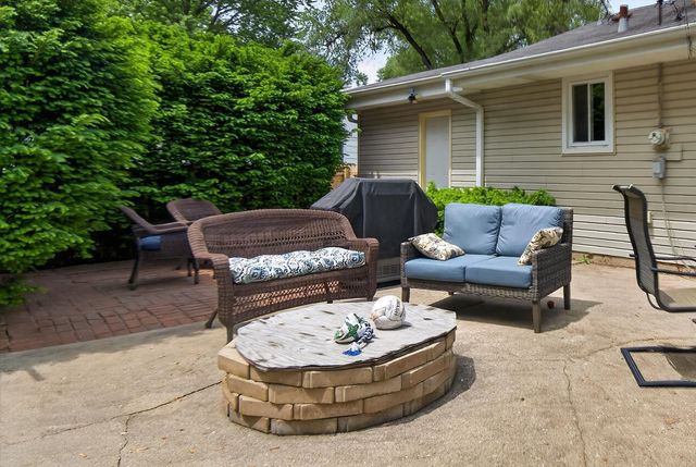 249 Hickory Lane, Antioch, IL 60002