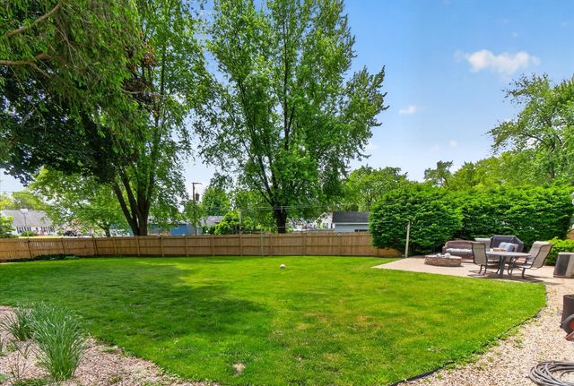 249 Hickory Lane, Antioch, IL 60002