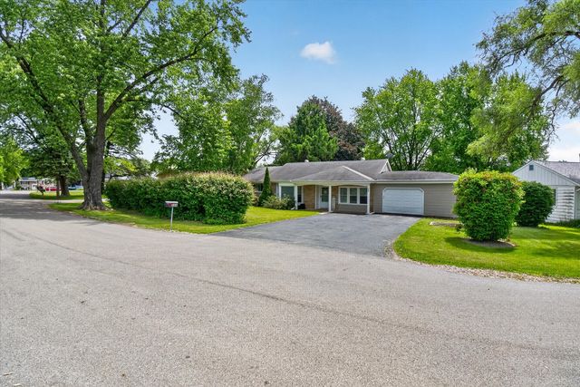 249 Hickory Lane, Antioch, IL 60002