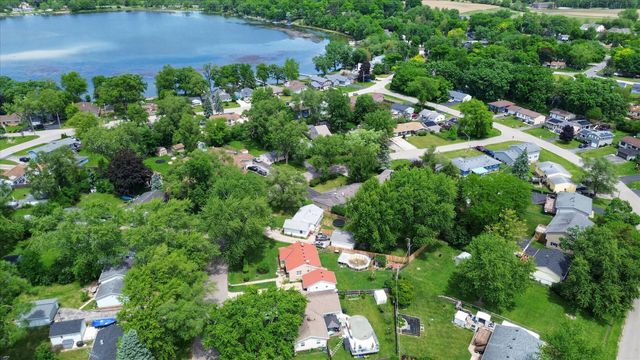 249 Hickory Lane, Antioch, IL 60002