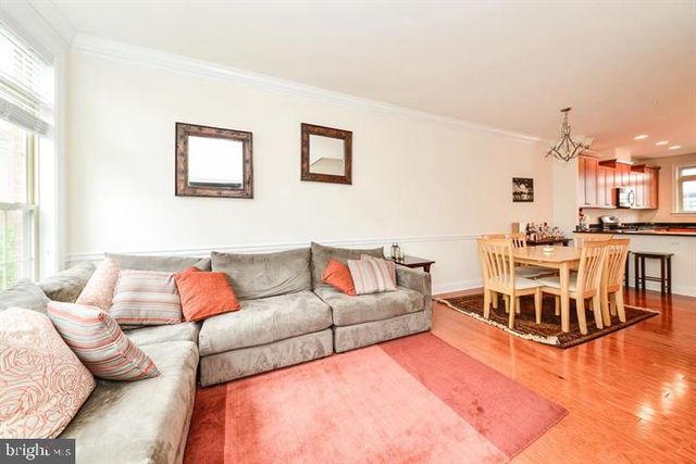 402 N THOMAS ST, Arlington, VA 22203