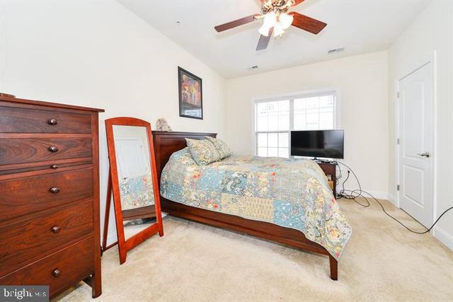 402 N THOMAS ST, Arlington, VA 22203