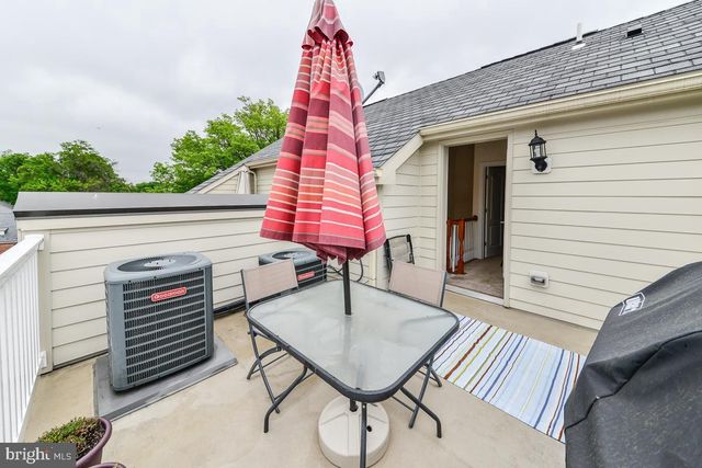 402 N THOMAS ST, Arlington, VA 22203