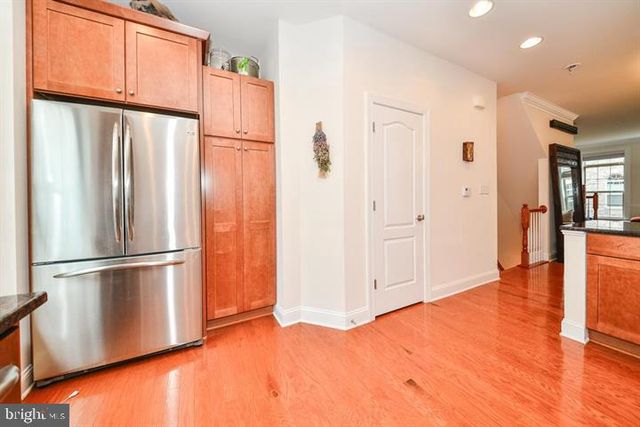 402 N THOMAS ST, Arlington, VA 22203