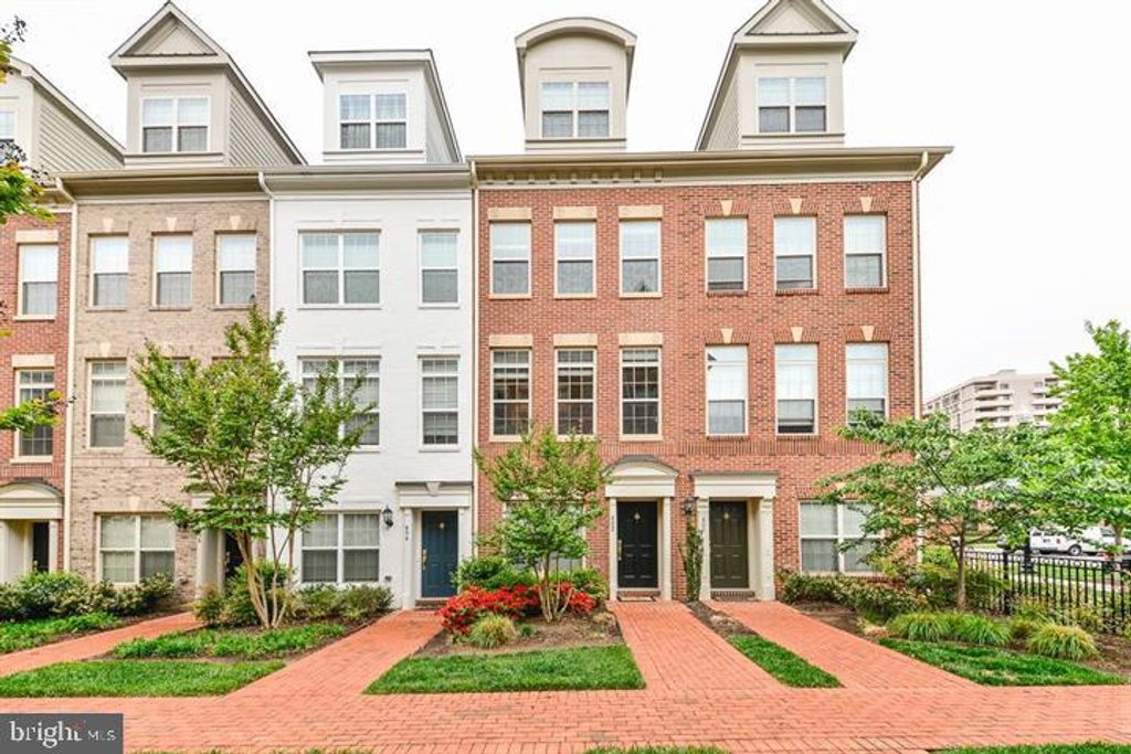 402 N THOMAS ST, Arlington, VA 22203