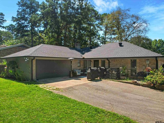 1102 Dogwood St, Gilmer, TX 75644
